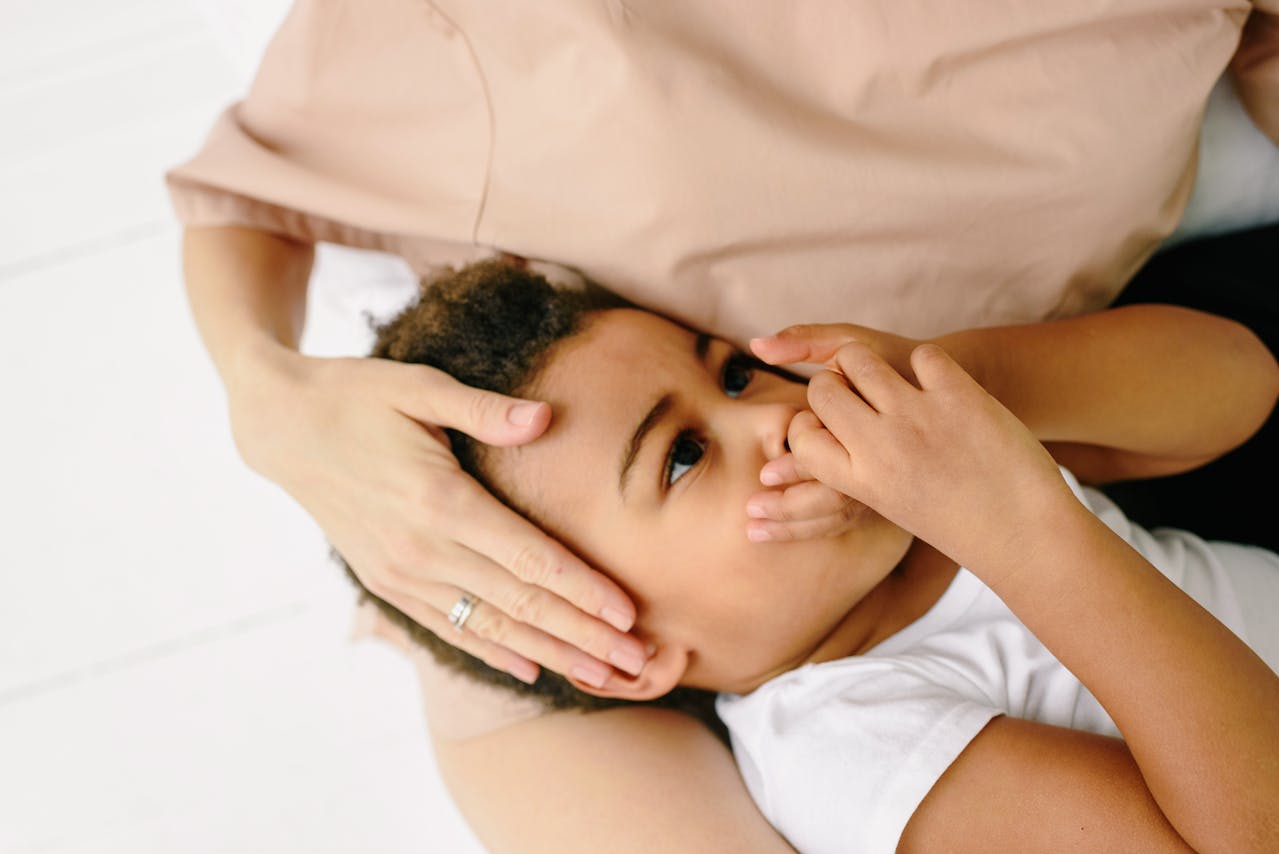 Tips para corregir el hábito infantil de chuparse el dedo