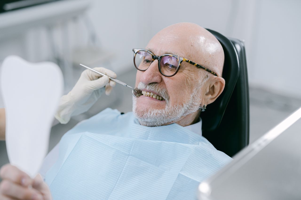 Las caries son el problema dental número uno en los españoles de la tercera edad