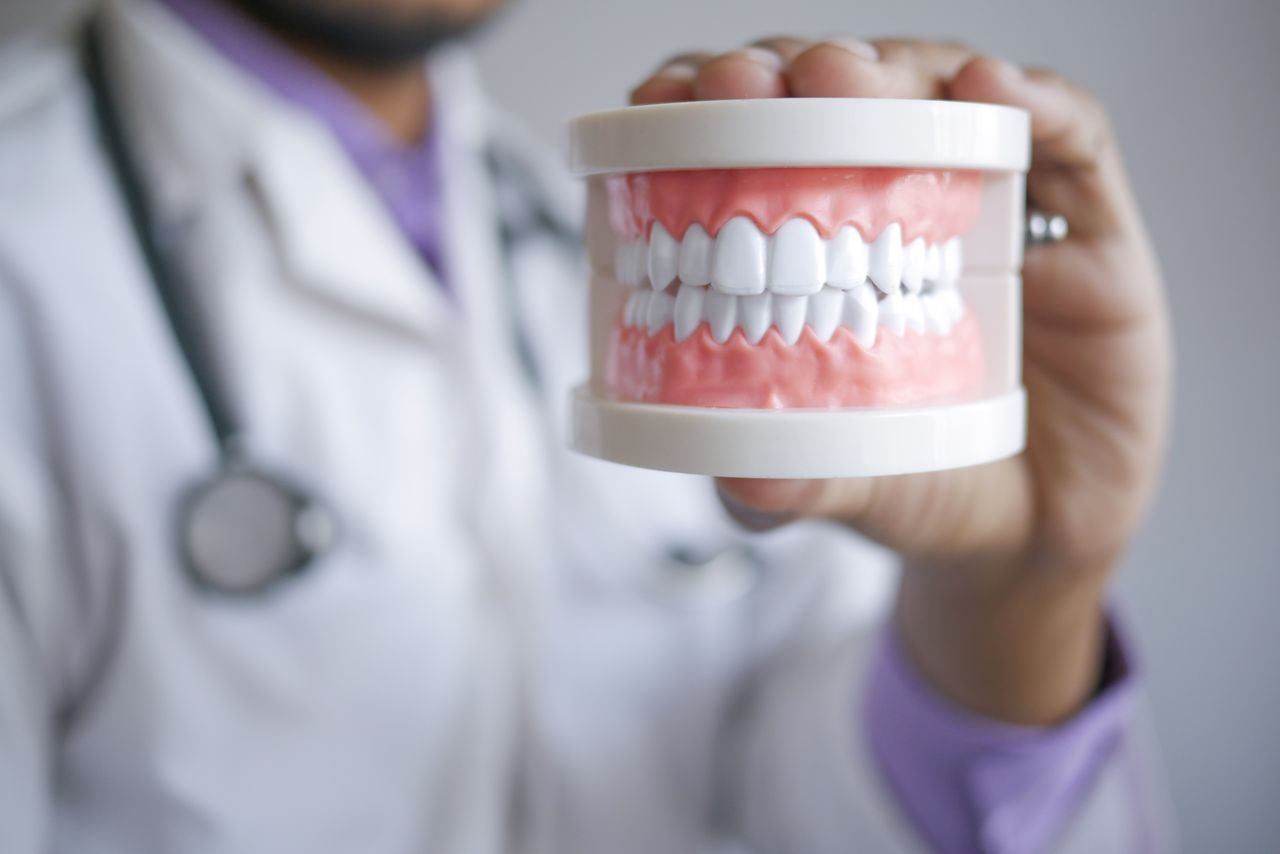 ¿Cada cuánto tiempo se deben renovar las prótesis dentales?