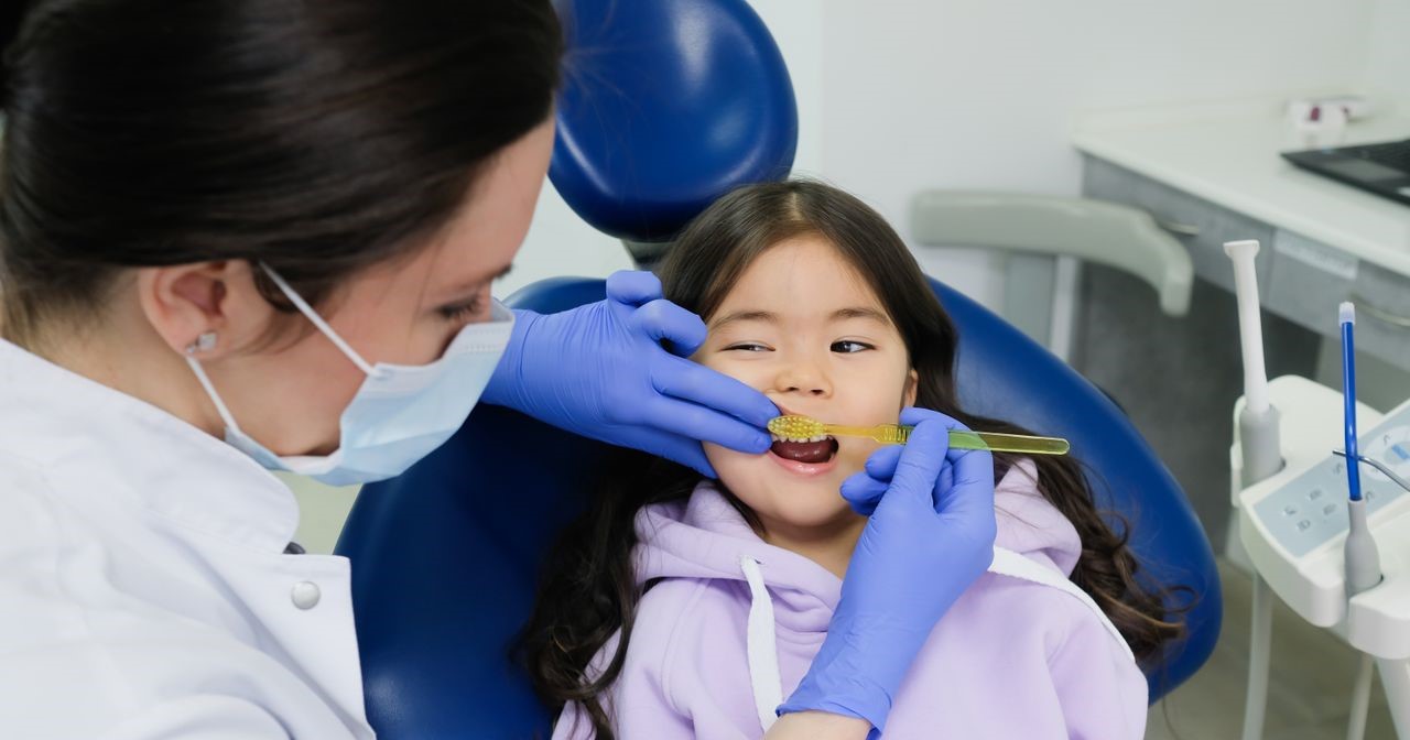 Investigación da luces sobre las bacterias que actúan en la caries severa infantil
