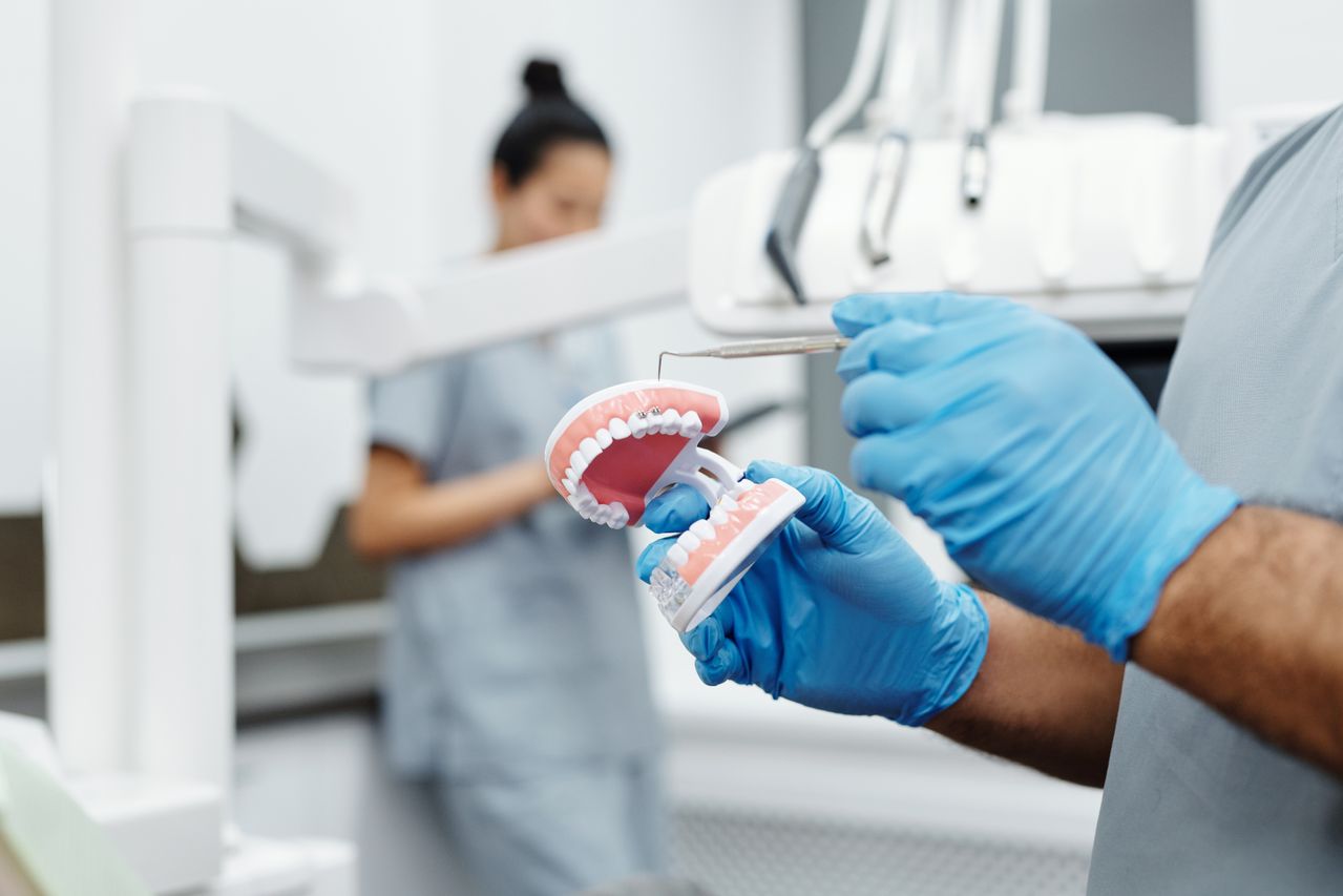 Los implantes dentales no solo mejoran la estética